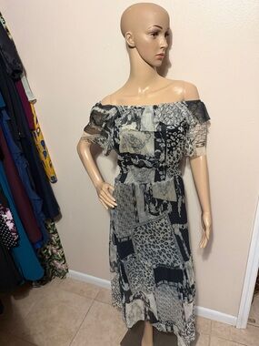 Lapis Black and Cream One-Shoulder Patchwork Maxi Dress